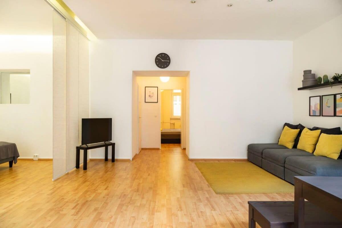 One Bedroom Apartment Berlin Neukoelln Екстериор снимка