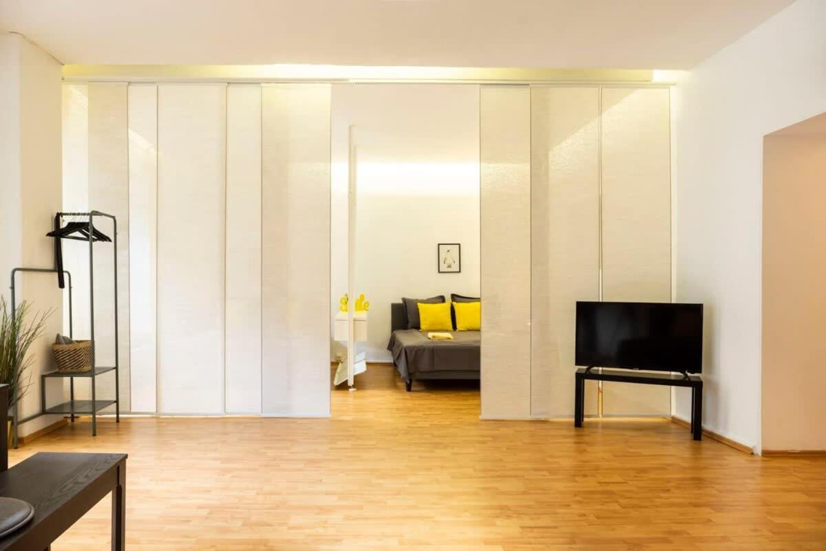 One Bedroom Apartment Berlin Neukoelln Екстериор снимка