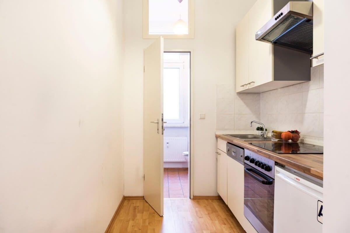 One Bedroom Apartment Berlin Neukoelln Екстериор снимка